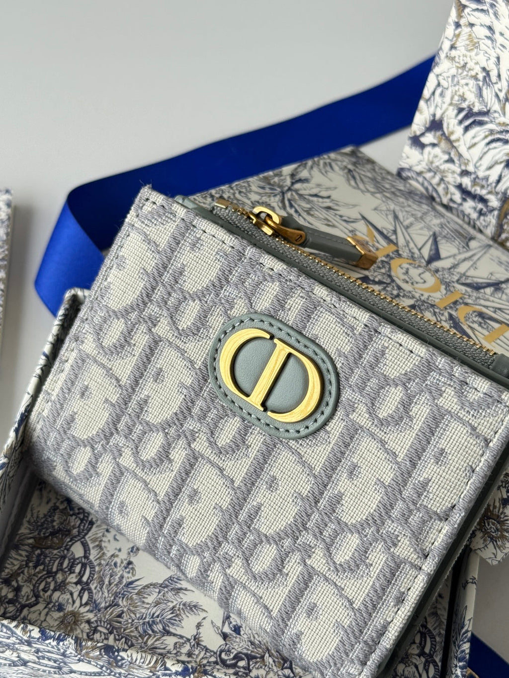 Chanel Dior 25S 30 Montaigne Dahlia Wallet 11 in Gray Dior Oblique Jacquard