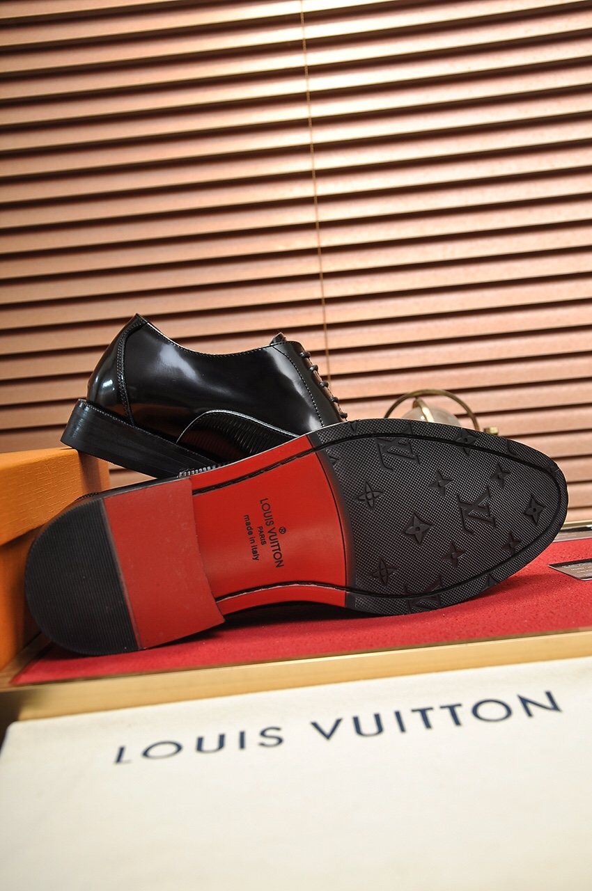Louis Vuitton Lace-Up Dress Shoes — side